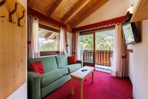 Suite with Balcony room in Hotel Miravalle