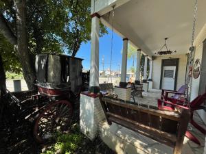 Carriage Inn - Utopia Suite 4