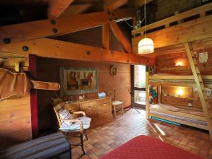 Chalet darchitecte au calme, 2 chambres, proche Arêches et piste, pour 7 personnes - FR-1-342-288