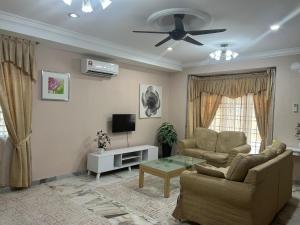 D’Lestari Homestay