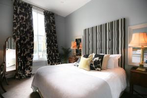 Deluxe Double Room room in The Crown and Sceptre