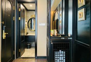 Bay Luxury Hotel du Monde