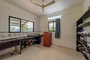CosmicStays Little Sunrise - An Idyllic Countryside Experience