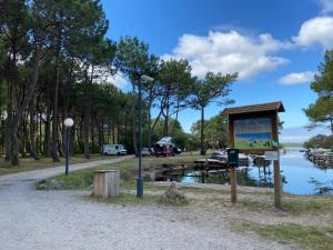 Campings Cocon du lac Mobilhome 3 chambres,6 pers,camping mayotte 5 etoiles Biscarrosse landes : photos des chambres