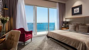 Luxury Sea View Room with Balcony room in Royal Neptun Hotel