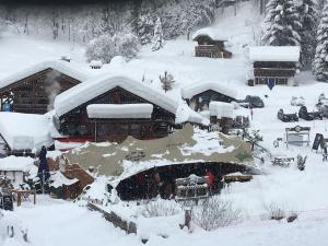 Chalets Chalet Credence Morzine Outdoor Hot Tub Sleeps 19 : photos des chambres