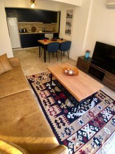 Amazing 2 bedroom penthouse!