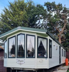 Quite 3 Bedroom Static Caravan