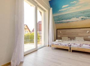 Seaview House with fireplace