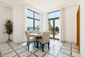 Maison Privee - Luxury Villa with Dramatic View Private Beach & Pool