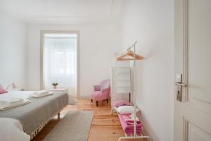 Sunny Apartment with balcony!