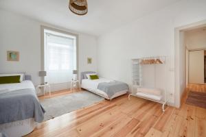 Sunny Apartment with balcony!