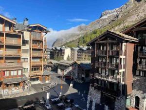 Central 3 bedroom chalet with balcony