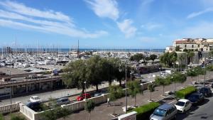 Spazioso appartamento sul lungomare di Nettuno