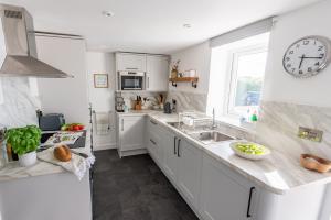 Charming coastal cottage with stunning views - Hope Cottage