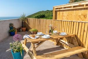 Charming coastal cottage with stunning views - Hope Cottage