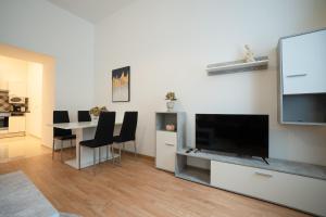 Apartment in the central area. 5 minutes walk to the Danube.