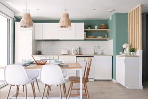 Bandol AZUR - 2 chambres, balcon, bord de mer, wifi, climatisé et parking privé