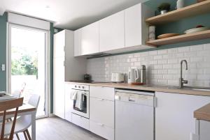 Bandol AZUR - 2 chambres, balcon, bord de mer, wifi, climatisé et parking privé