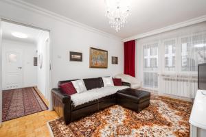 Chmielna 104 by Homeprime