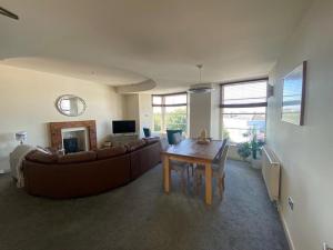 Caldey View- a beautiful flat in the heart ofTenby