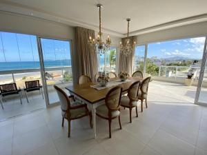 163 - Cobertura de Luxo com vista Mar em Mariscal