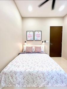 FARIDZ Homestay at Myra Saujana
