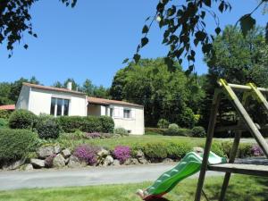 Maisons de vacances La Grimaudiere 2 gites a la ferme jusqu'a 27 couchages a 2 pas du Puy du Fou : photos des chambres