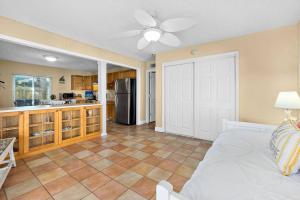 Flip Flop Bungalow with Pool