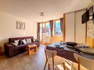 Studio rénové dépt ski aux pieds, balcon expo Sud - FR-1-344-824