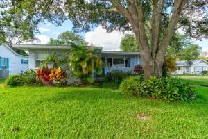 The Good Ole Days King Bed Pet Friendly - DAB