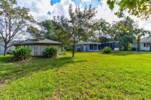 Good Old Days Cottage King Bed Pet Friendly