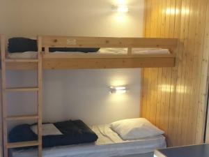 Appartement Lumineux: 2 Pièces, Balcon Sud-Ouest, Wifi, Centre Station - FR-1-346-410