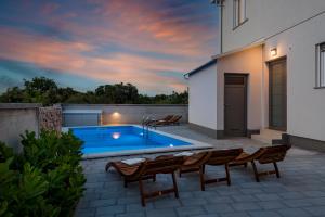Holiday house Mareta - outdoor swimming pool, 4 bedrooms, WIFI 