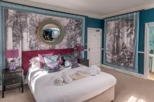 Deluxe Double Room room in The Dial House