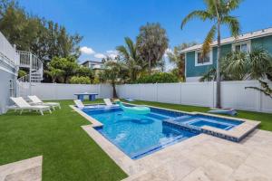 Back To Blue - 850 N Shore Dr