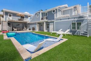 Back To Blue - 850 N Shore Dr