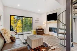 New Luxury Penthouse Condo 304 I Great Views I Best Price I FREE Adventures Daily - 冬季公园