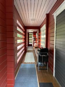 Katiskosken joenrantamökki