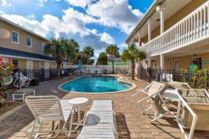 Lovely 2 bedroom condo in the heart of Flagler