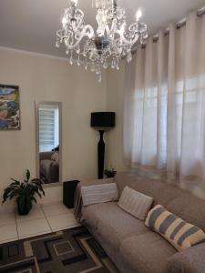 Casa 2 quartos com churrasqueira no centro de Serra Negra