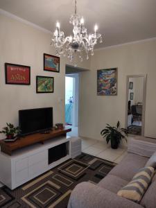 Casa 2 quartos com churrasqueira no centro de Serra Negra