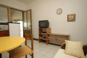 Apartments by the sea Preko, Ugljan - 8515