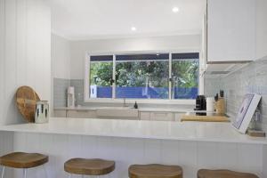 Family Friendly Beach House - 5mins walk to the beach