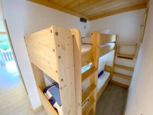 Studio cabine rénové avec balcon près des pistes et village à La Clusaz - FR-1-459-194