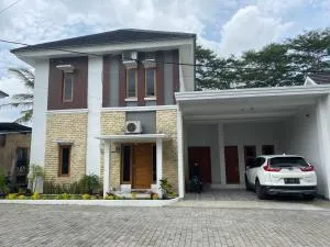 AW Lor House - Yogyakarta - Balong