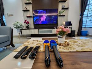 Desaru Brown House Pool-Mahjong-Table Tennis-KTV-BBQ-Disney-Netflix-Home Theatre