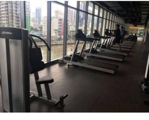 Cozy Condo near Main Central Business Districts