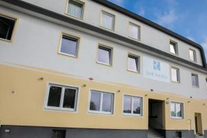 Das Reinisch Just Rooms