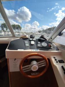 Bateaux-hotels Nuit insolite sur l'eau au port de Ouistreham : photos des chambres